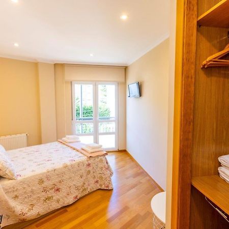Apartamentos Riamar 2 Ribadeo Buitenkant foto