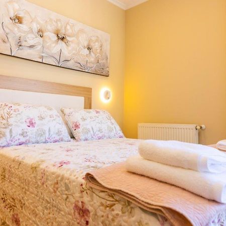 Apartamentos Riamar 2 Ribadeo Buitenkant foto