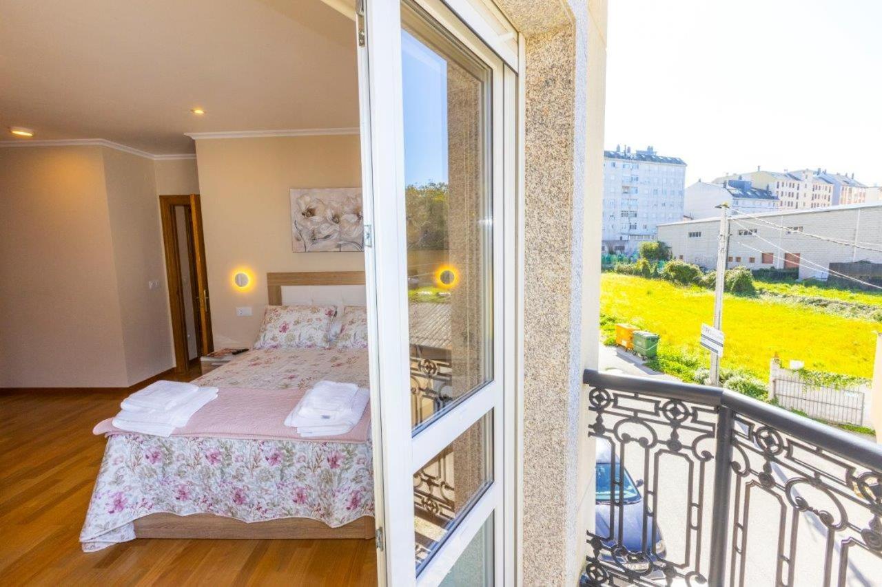 Apartamentos Riamar 2 Ribadeo Buitenkant foto